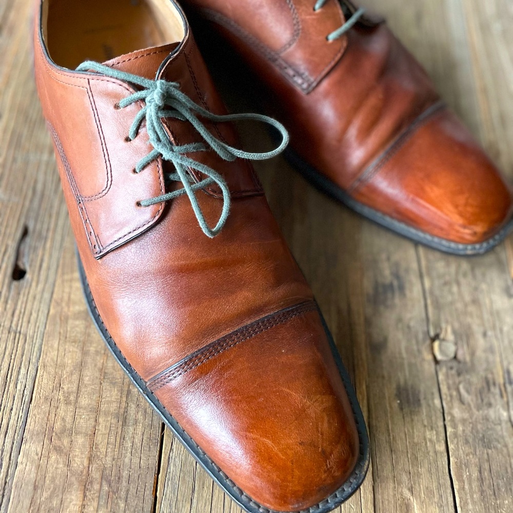 Johnston & Murphy cap-toe dress shoe in Mahogany size 11 - Picture 1 of 3
